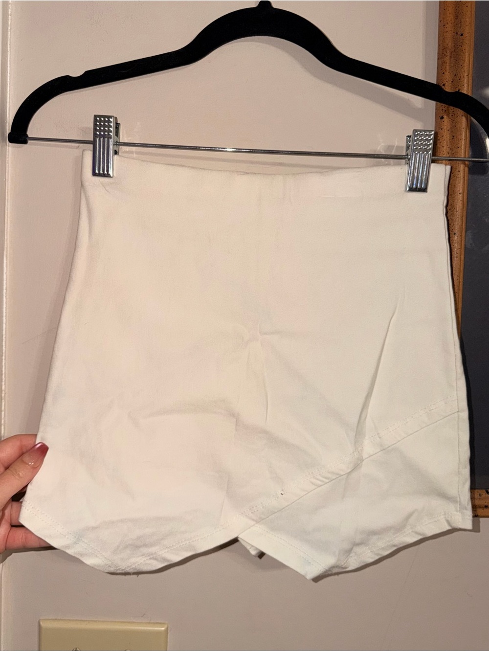 Articles 324 High-Waist White Women’s Skort Shorts